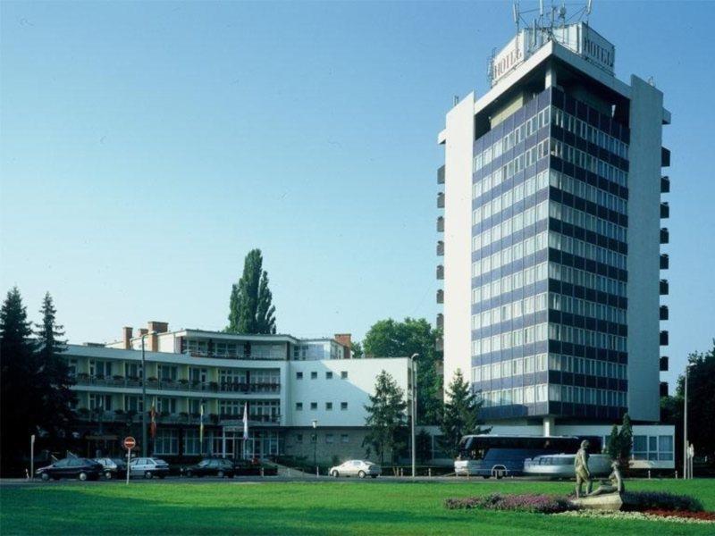 דברצן Hotel Nagyerdo מראה חיצוני תמונה