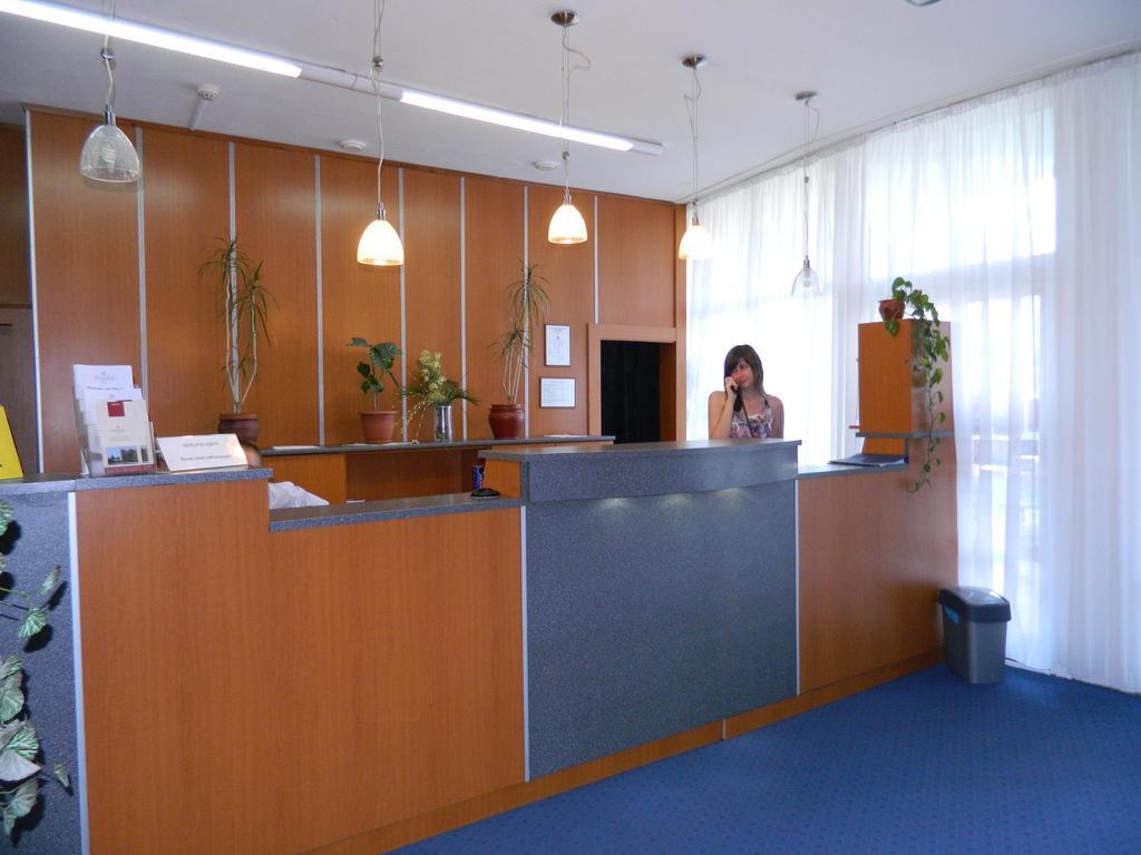 דברצן Hotel Nagyerdo מראה חיצוני תמונה